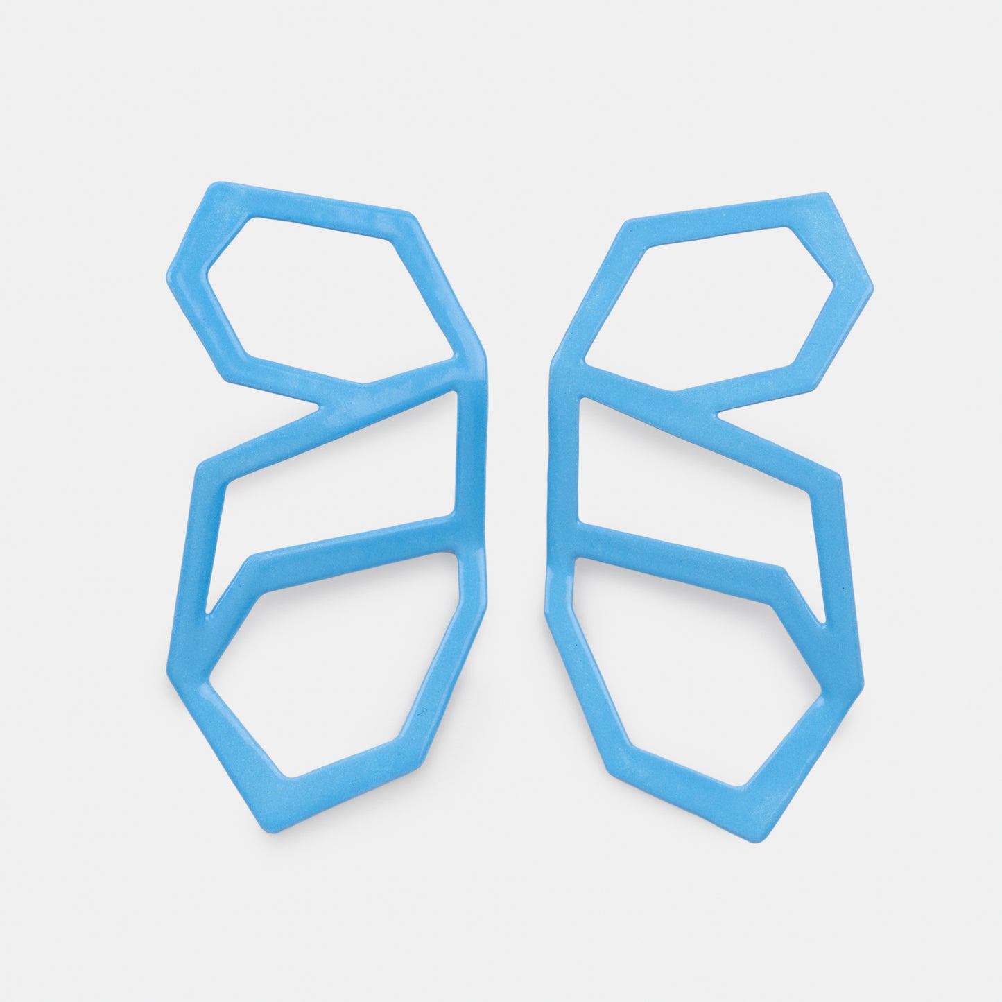 Supported Flight in Screaming Blue